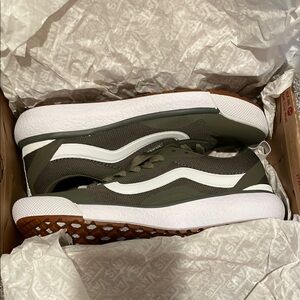NIB Vans Ultrarange EXO